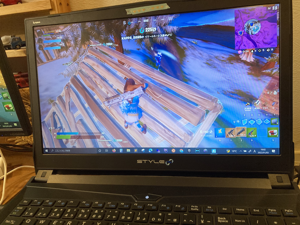 フォートナイトプレイ中にラグ多発！ビクロイ寸前で動かなくなって負けた悔しい話のアイキャッチ画像