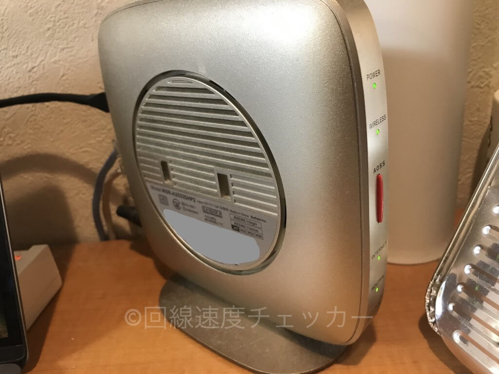 eo光_兄貴の家_バッファロー無線ルーター_正面斜め